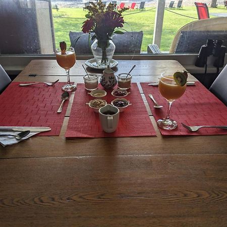 Auberge Les Blancs Moutons Saint-Laurent-de-l'ile d'Orleans المظهر الخارجي الصورة