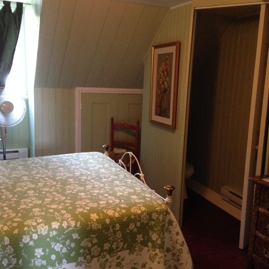 Auberge Les Blancs Moutons Saint-Laurent-de-l'ile d'Orleans المظهر الخارجي الصورة