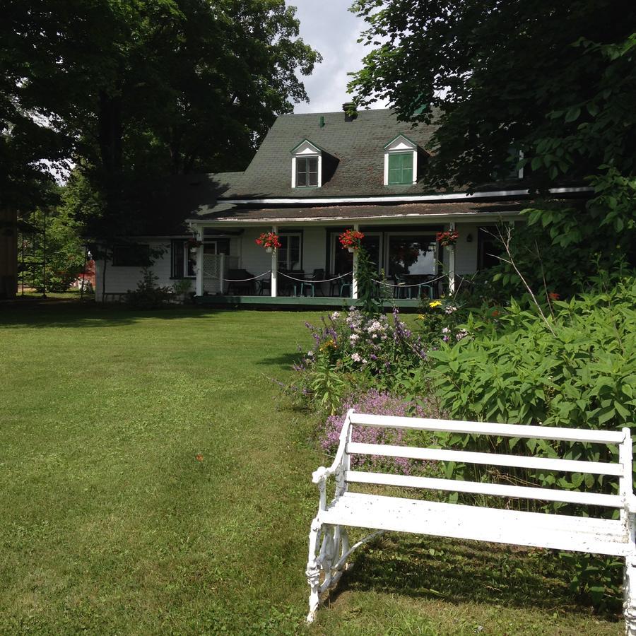 Auberge Les Blancs Moutons Saint-Laurent-de-l'ile d'Orleans المظهر الخارجي الصورة