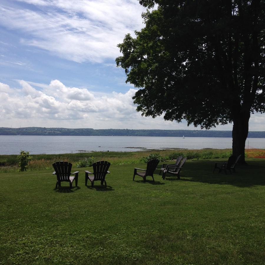 Auberge Les Blancs Moutons Saint-Laurent-de-l'ile d'Orleans المظهر الخارجي الصورة