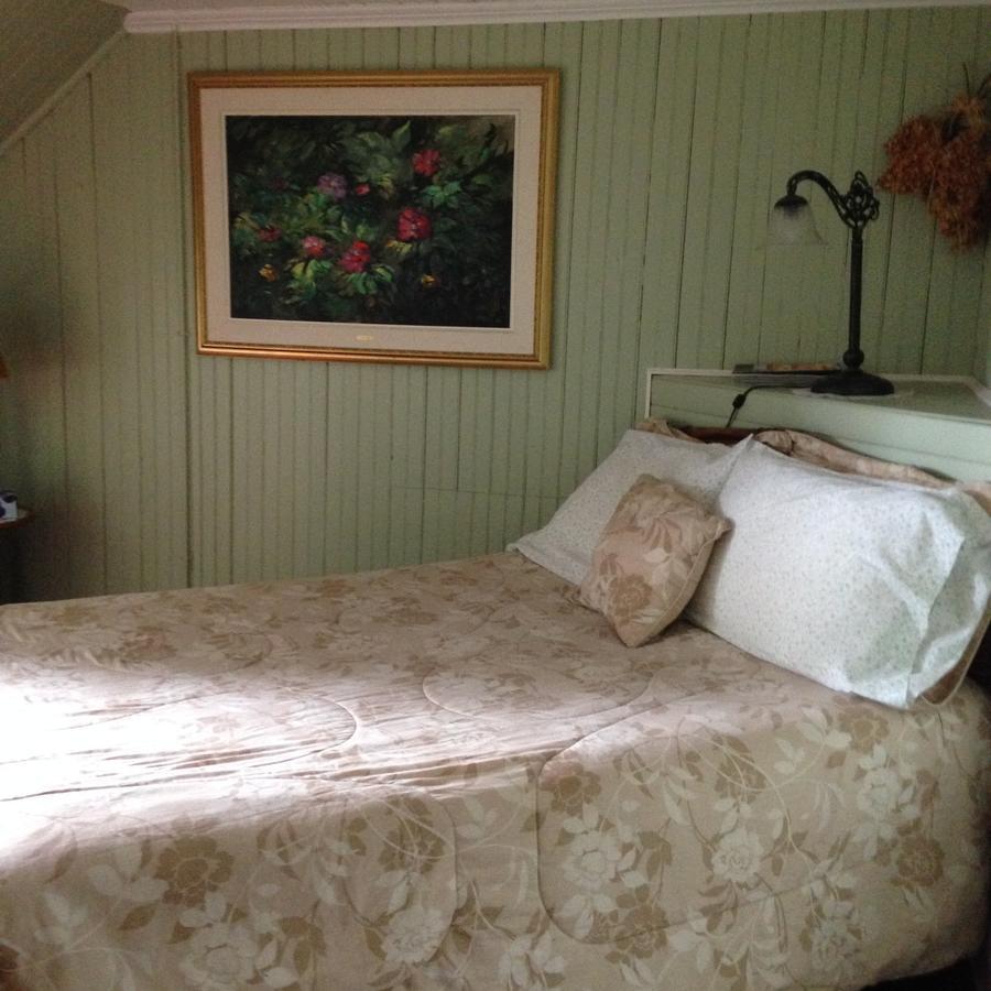 Auberge Les Blancs Moutons Saint-Laurent-de-l'ile d'Orleans المظهر الخارجي الصورة