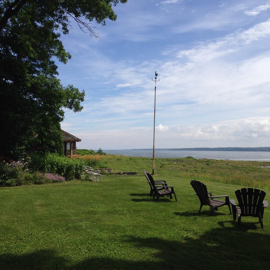 Auberge Les Blancs Moutons Saint-Laurent-de-l'ile d'Orleans المظهر الخارجي الصورة