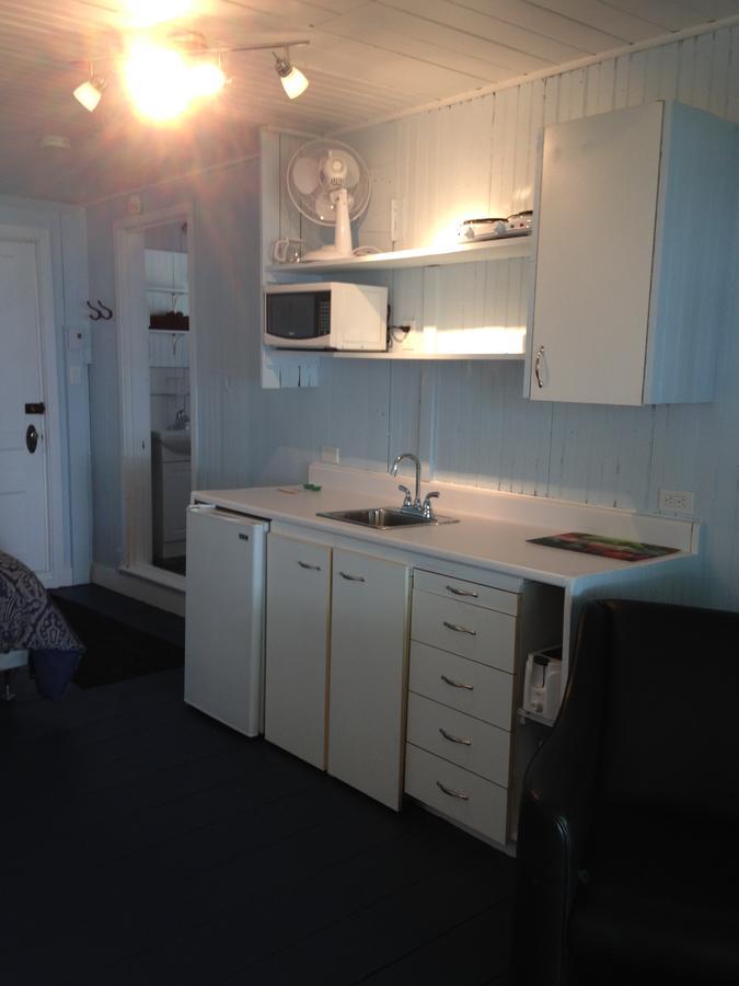 Auberge Les Blancs Moutons Saint-Laurent-de-l'ile d'Orleans المظهر الخارجي الصورة